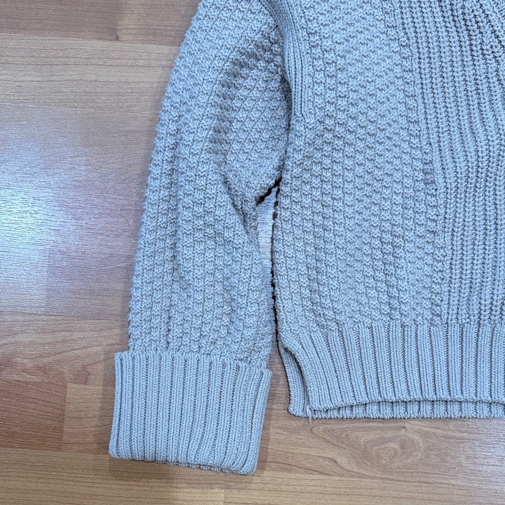 Abercrombie & Fitch Cameron Taupe Cropped Chunky V-Neck Cardigan - Picture 4 of 8